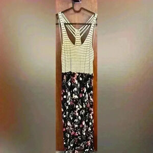 Women’s Mudd floral stripe maxi dress size medium